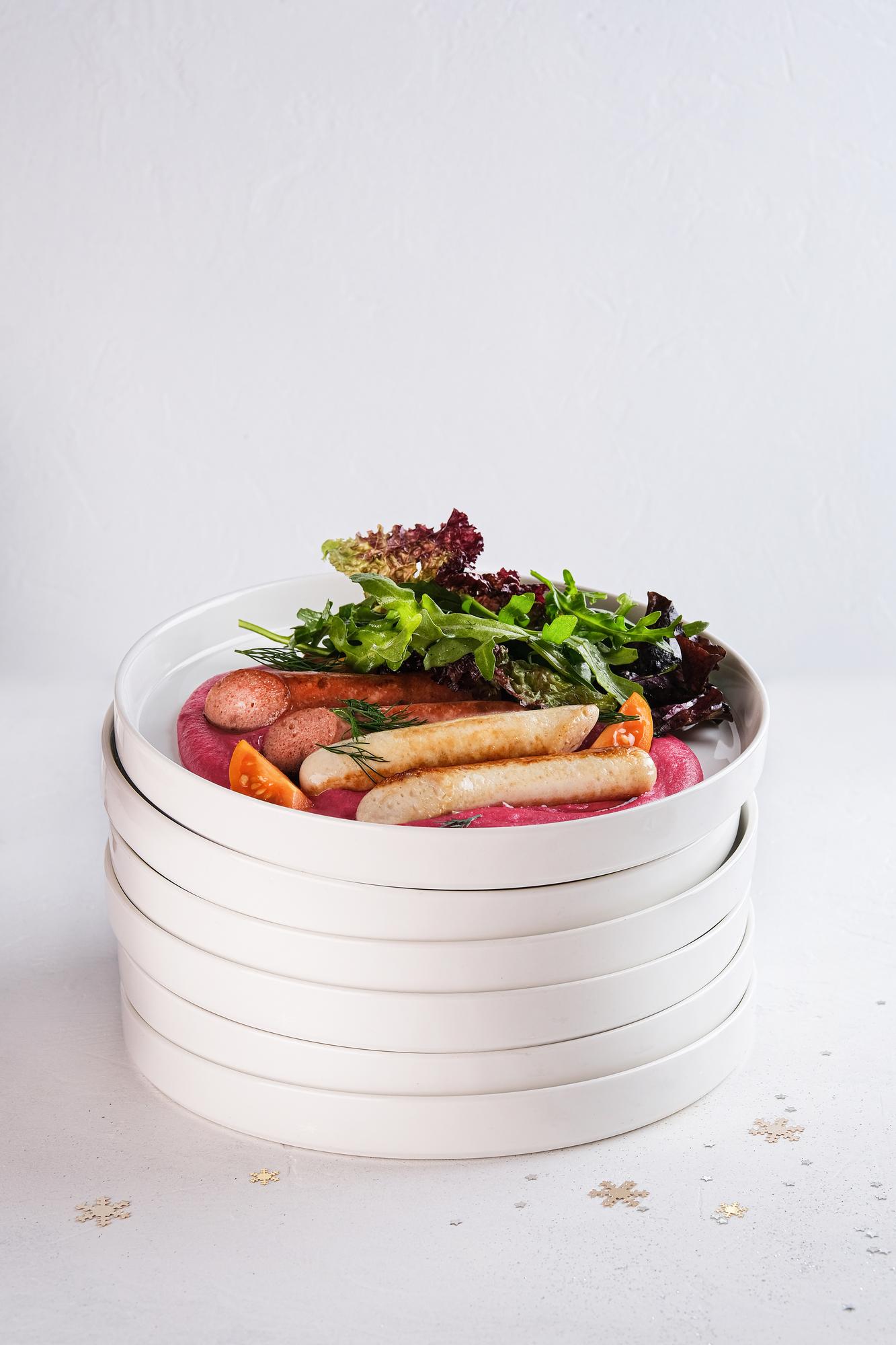 stack of prepared lunch bowls